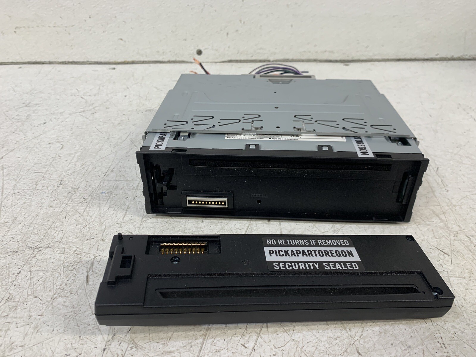 JVC KD-R650 radio stereo USB AUX Pandora MP3 WMA WAV CD player single din