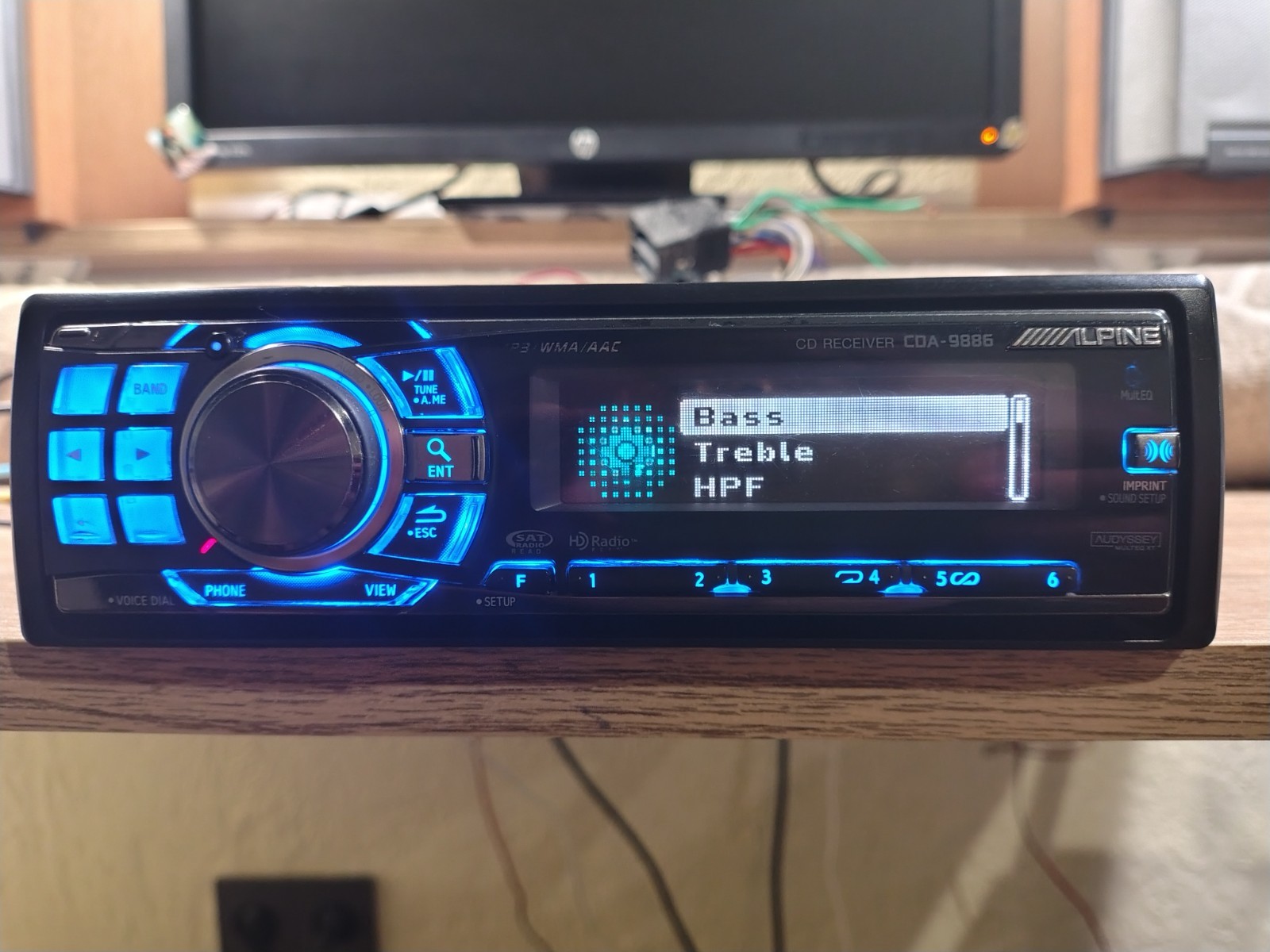 Alpine CDA-9886 Car Stereo CD Receiver Fully Working 4V Pre out Good Shape