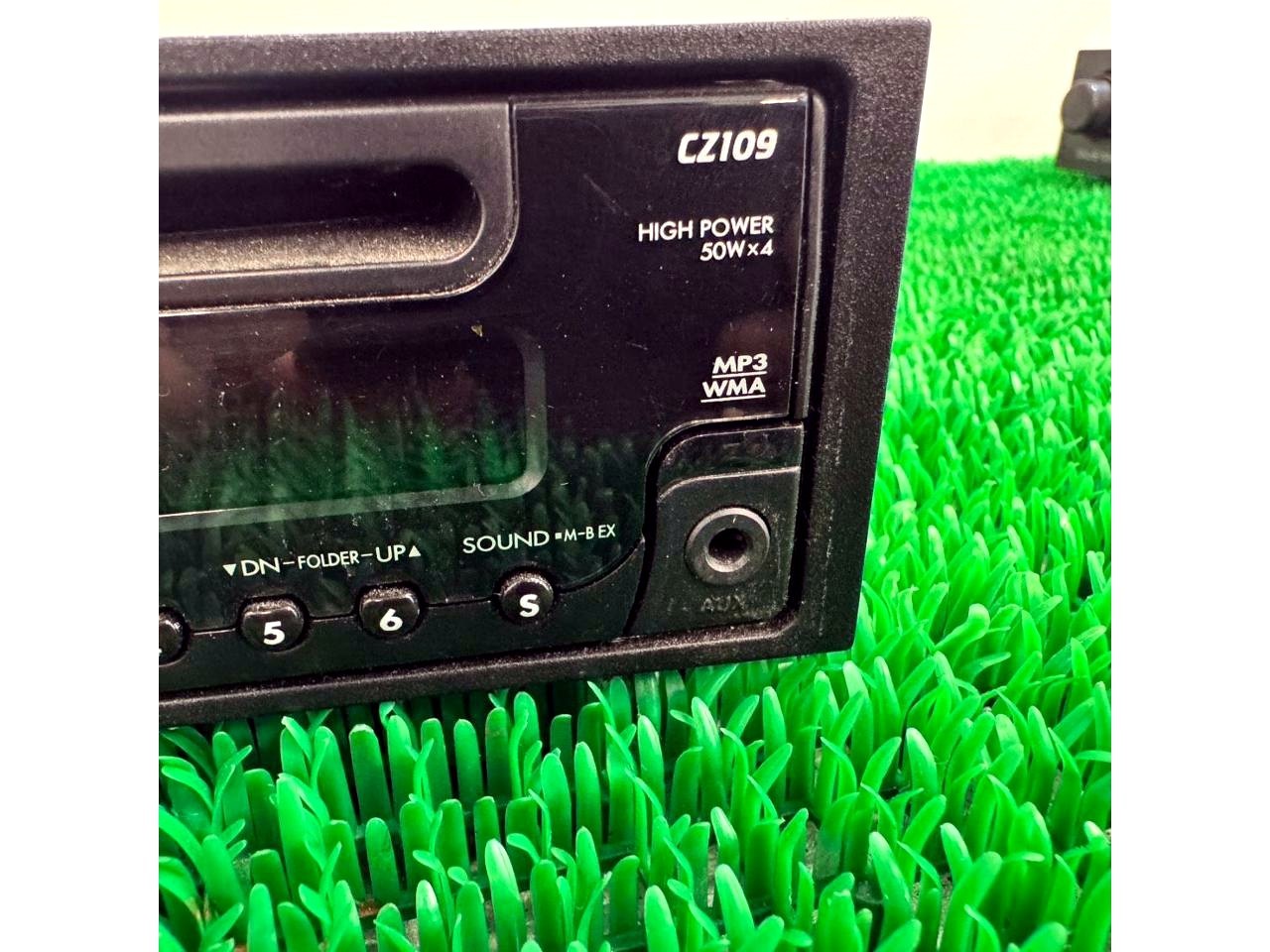 Clarion CZ109 Single DIN Car Stereo Receiver For Parts Not Working CD