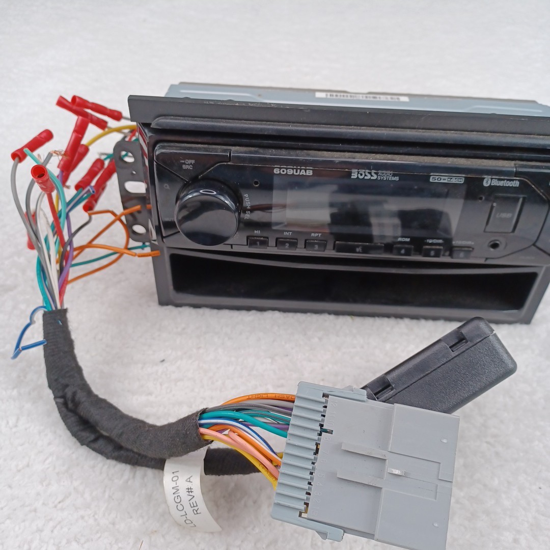 Boss Car Stereo 609UAB 50W Bluetooth USB Remote Control