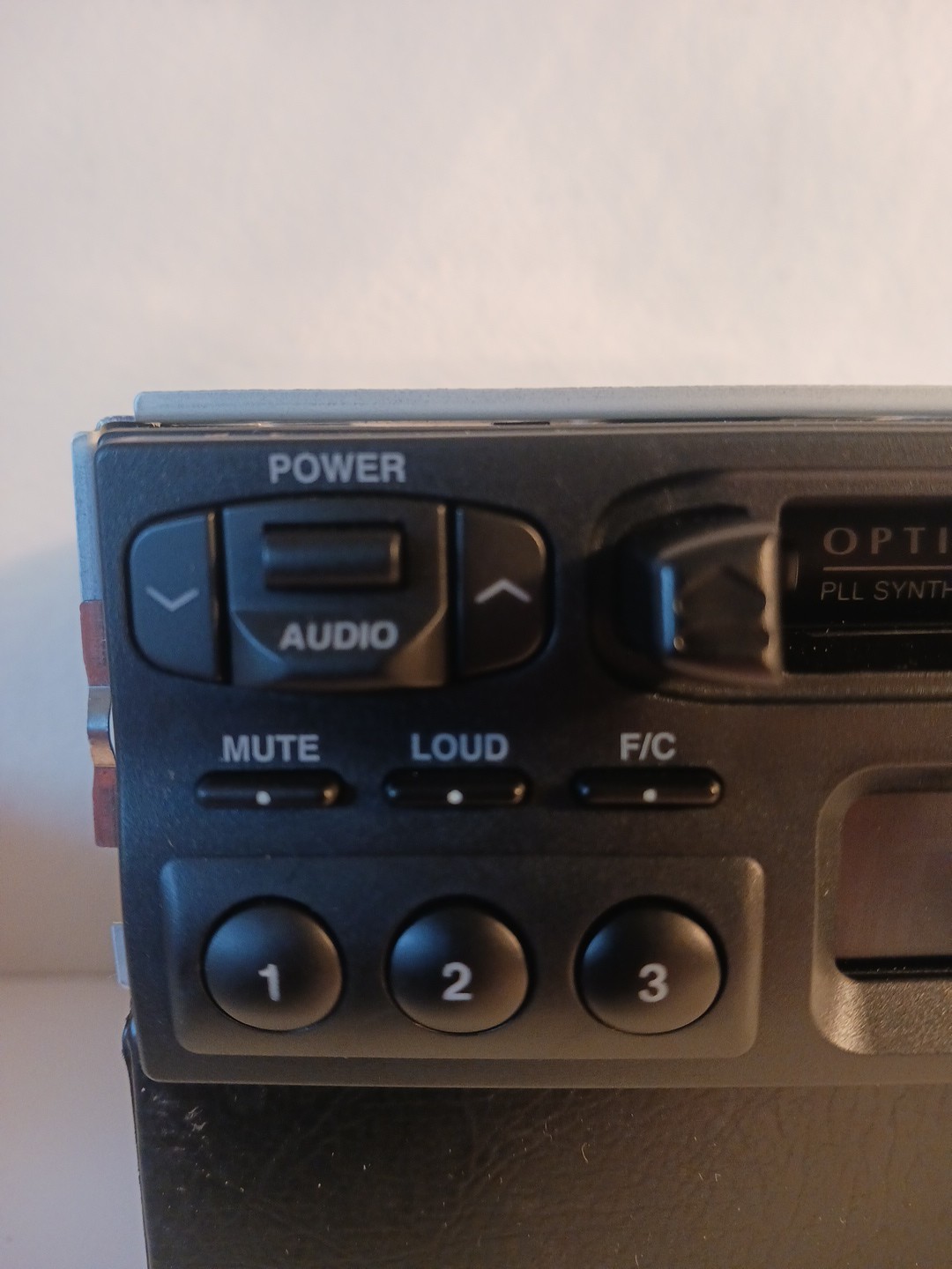 Optimus High Power In-Dash Am/Fm Stereo Cassette W/Detachable Face No. 12-2113