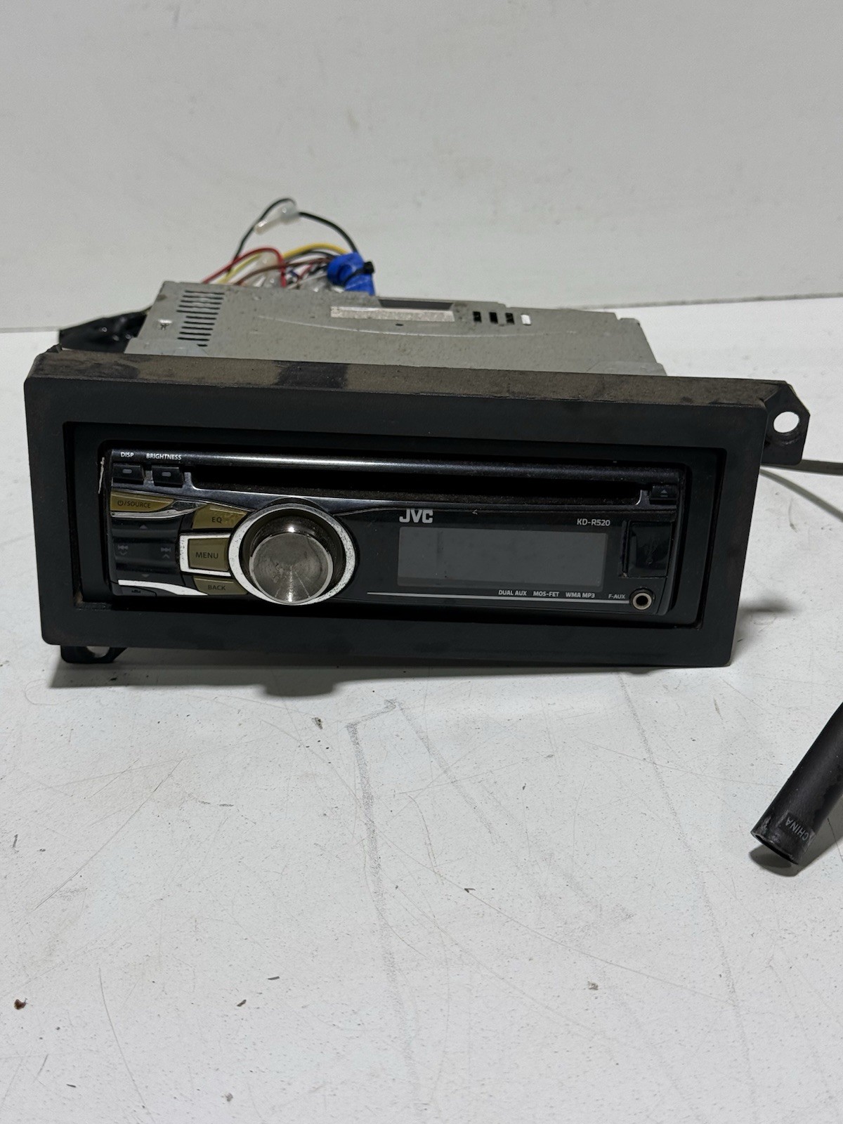 JVC KD-R520 CD PLAY RADIO HEAD UNIT DUAL AUX TESTED CC 50