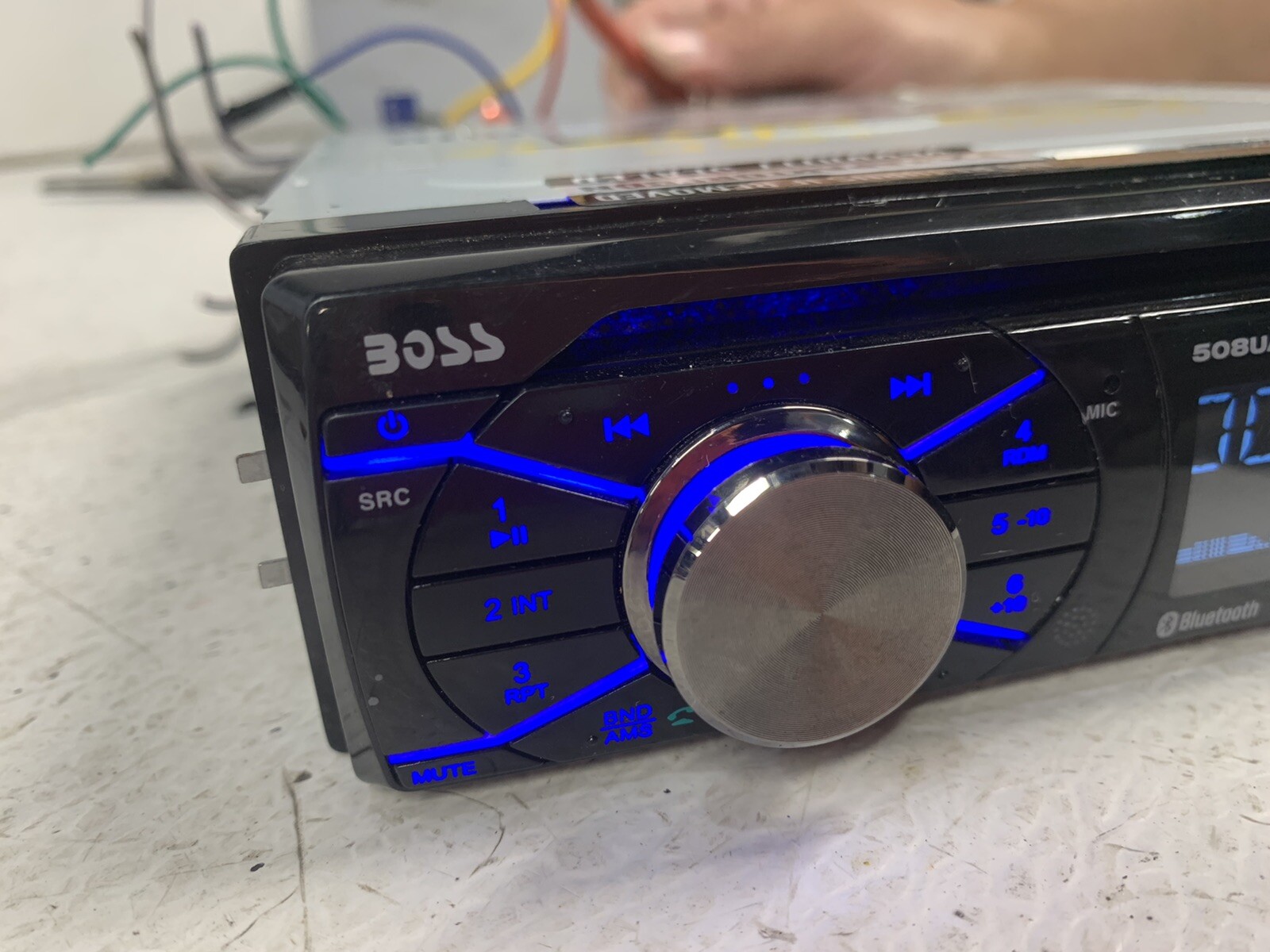 Boss 508UAB single din radio stereo 50Wx4 SD CD Player MP3 Bluetooth AUX USB