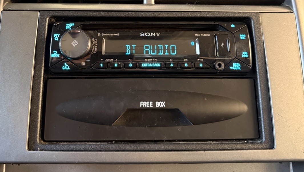 Sony MEX-N5300BT Single-DIN FM/AM CD Bluetooth Car Audio Receiver
