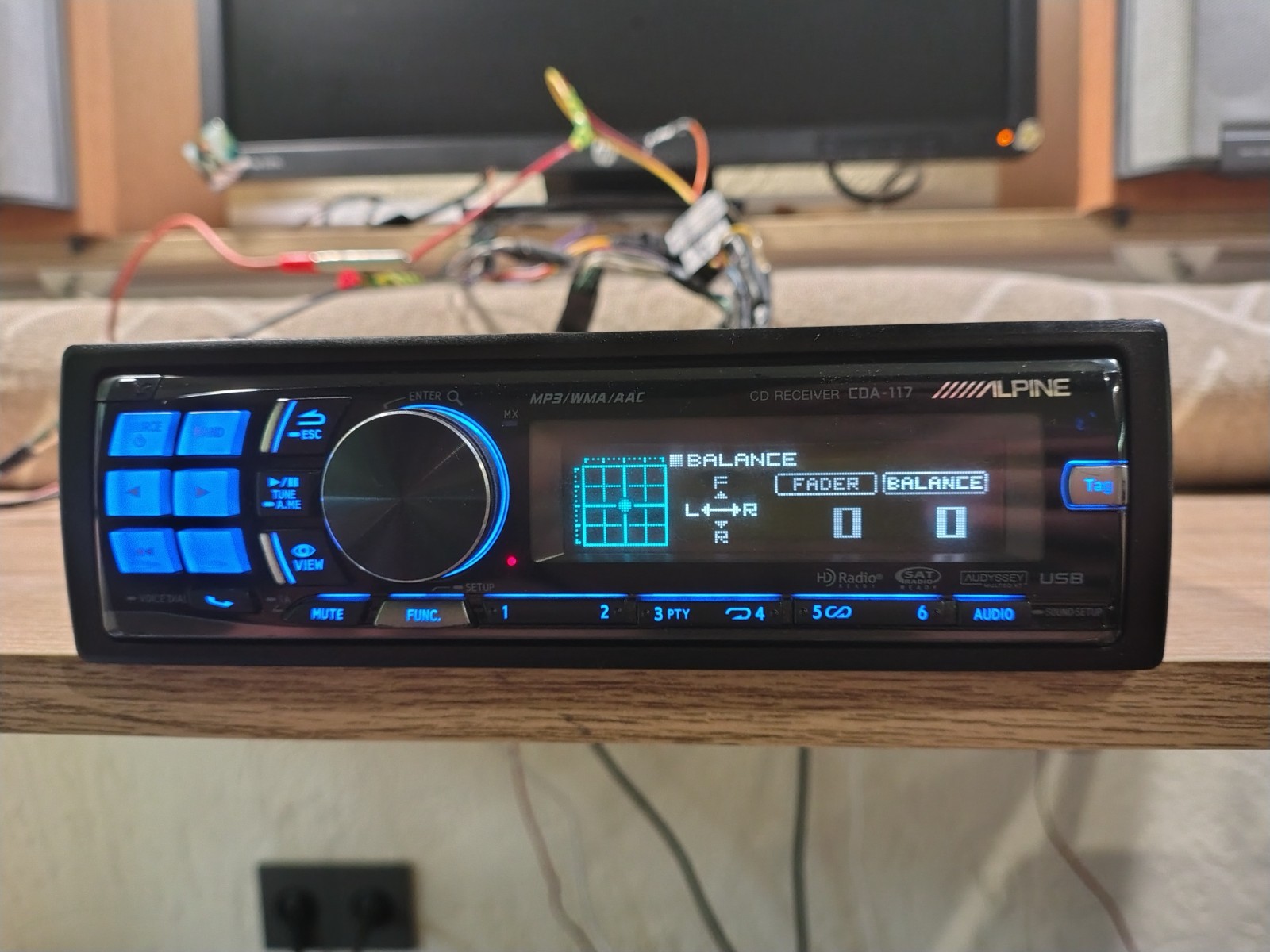 Alpine CDA-117 Car Stereo Mobile Media Station Fully Working Great Shape