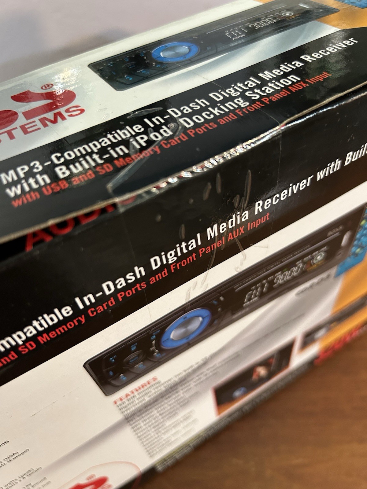 NEW – Boss 320watt 80x 4 Channel am / fm MP3 Player 754DI Factory Sealed