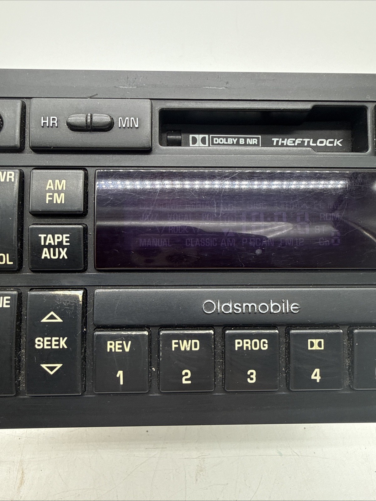 Oldsmobile Delco GM OEM Cassette player radio 95 96 97 98 99 16200753 Olds