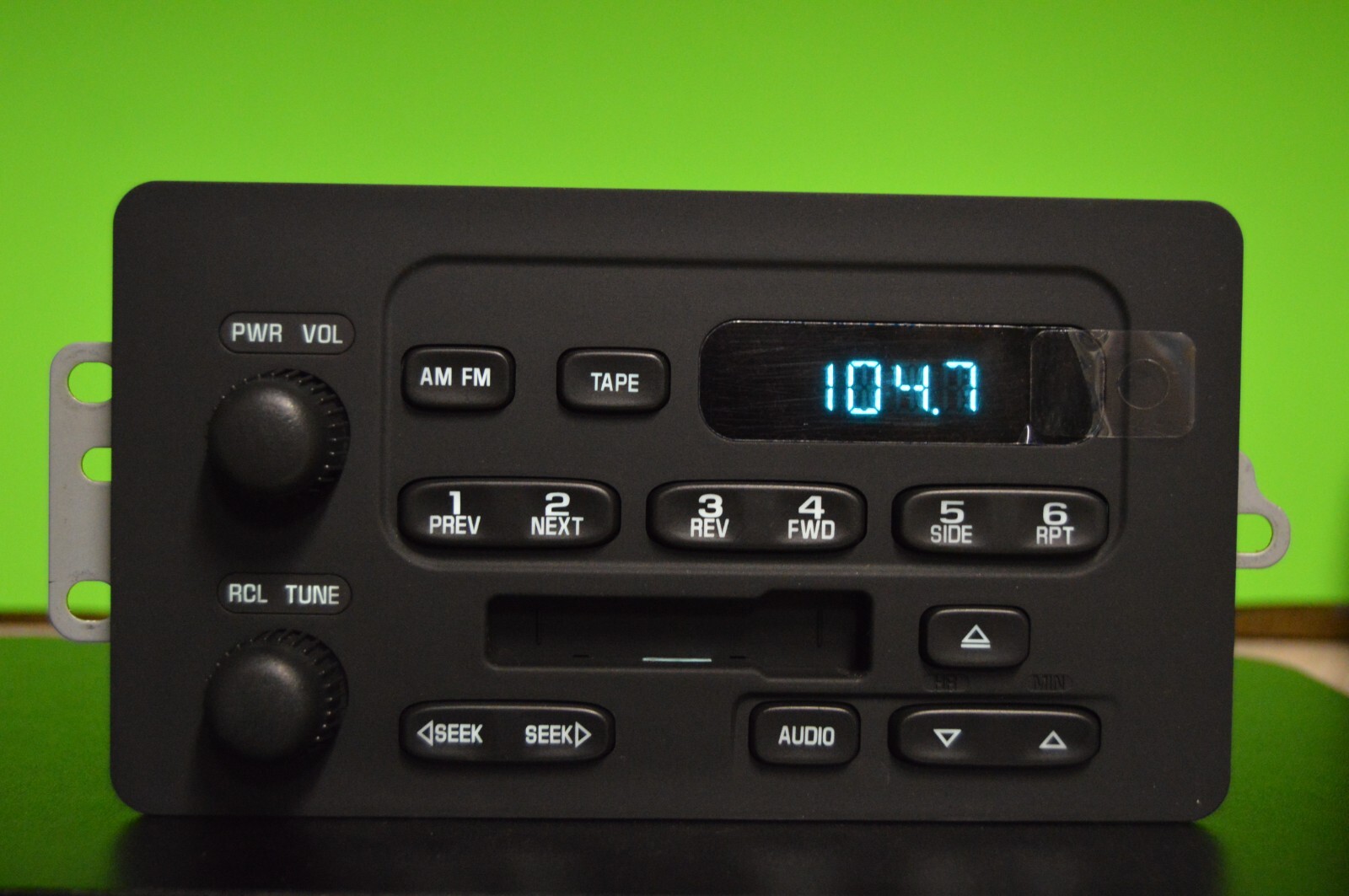 Chevy Cavalier Malibu factory Cassette player radio 00 01 02 03 04 05 09379061