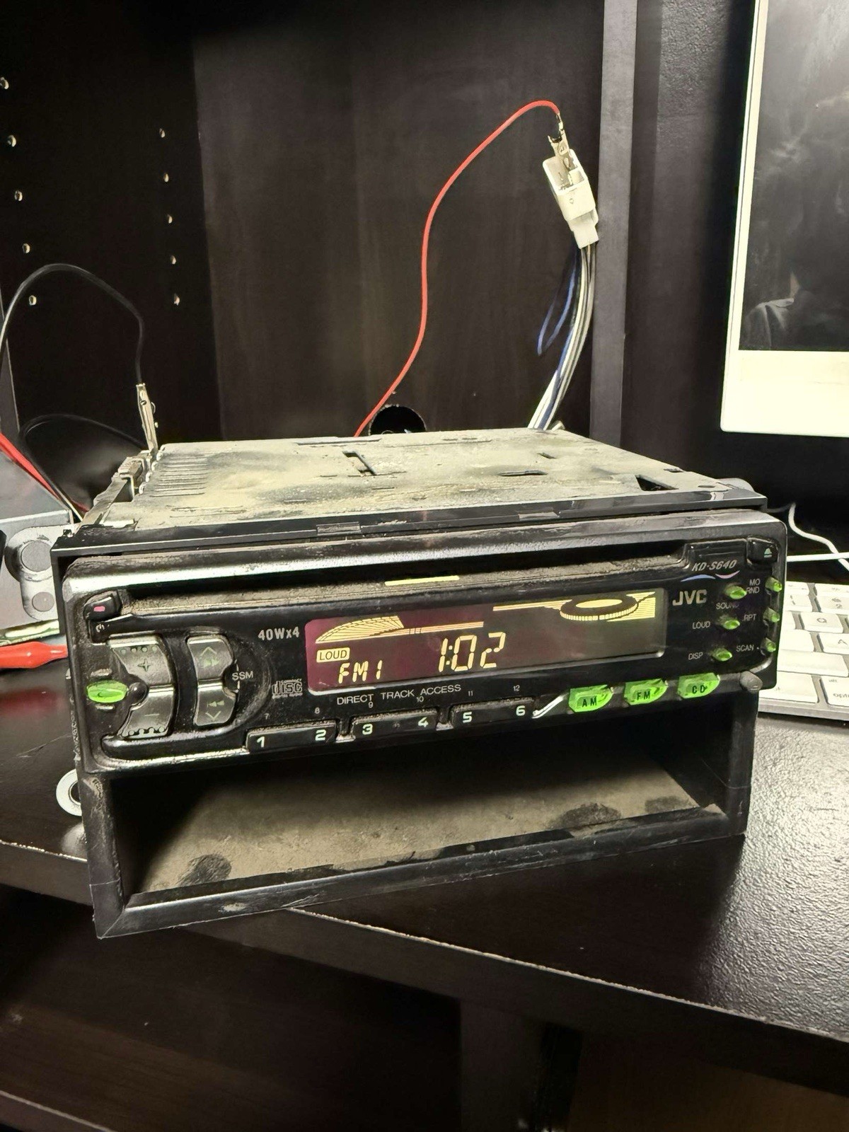 JVC KD-S640 CD Player In Dash Receiver with Removable Face (1999)