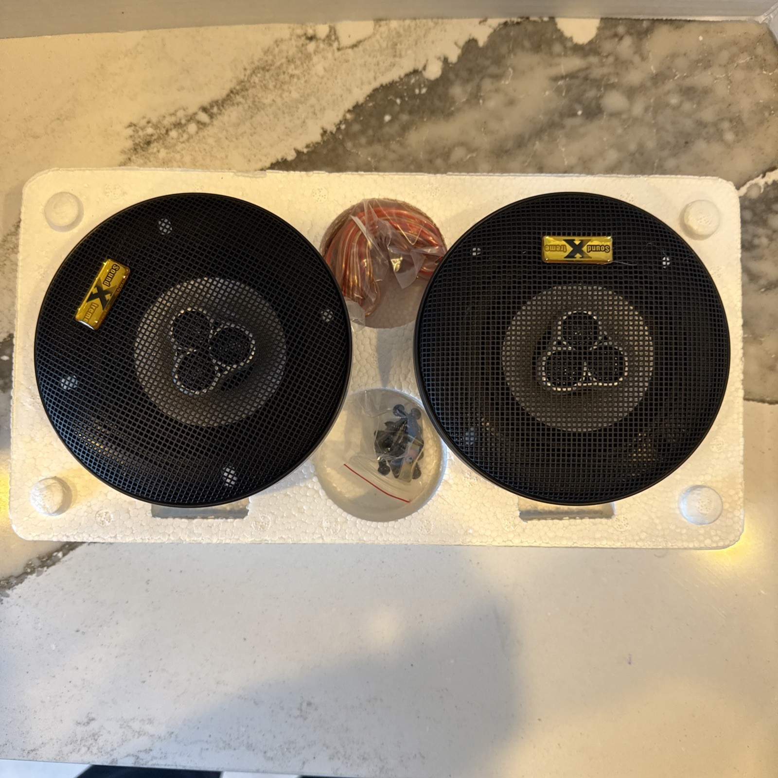 sound xtreme ST-3504 2 Way 3 Tweeter 4” Car Speaker 200 Watts 25 Ounce Magnet