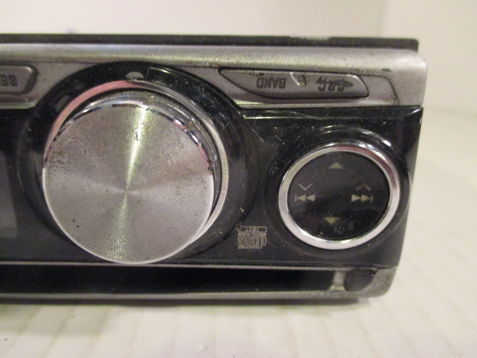 JVC KD-G320 CD Player In Dash Receiver with WMA/MP3 SAT CD-R RW READ