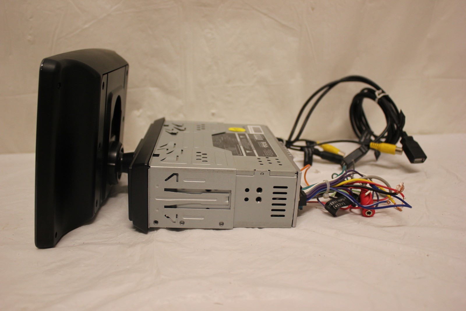 Boss Elite Audio Systems BCPA9RC Digital Media AM/FM Receiver 340W D2