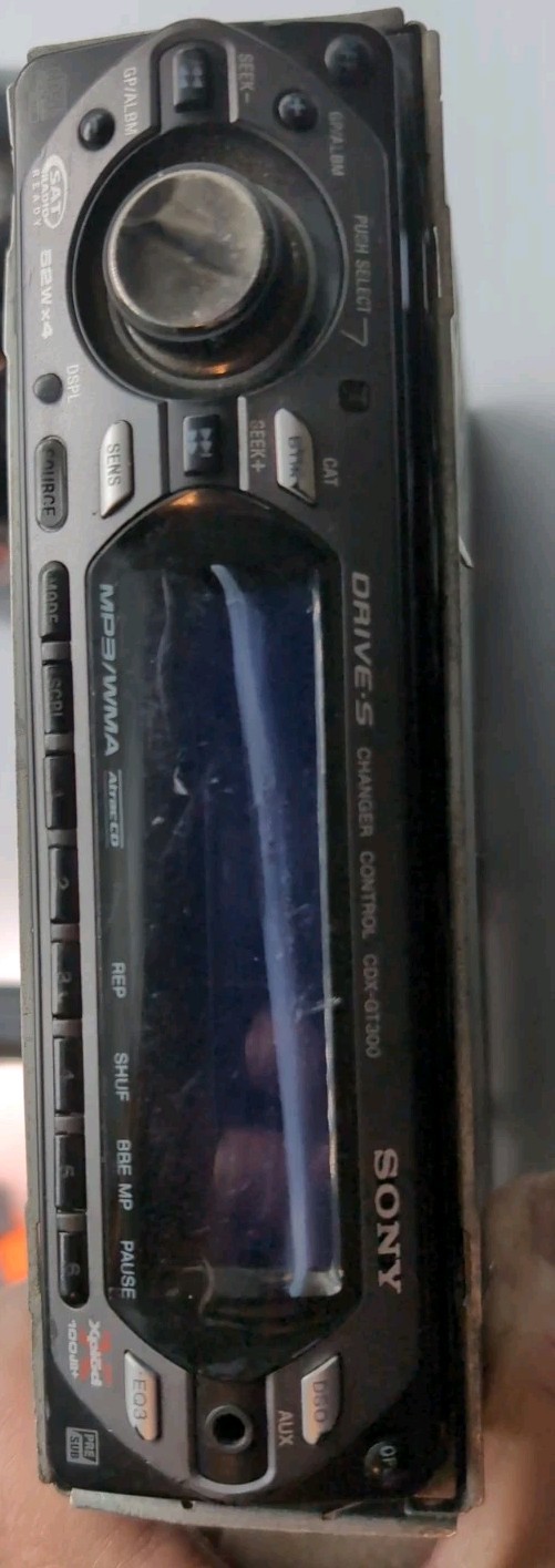 Sony AM/FM Automotive Compact Disc Player CDX – GT300 DRIVE S / See Description