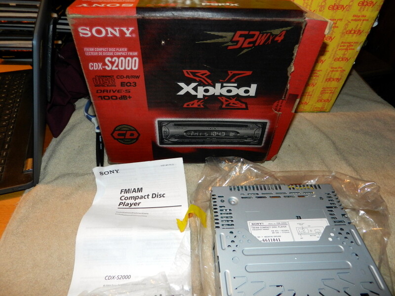 SONY XPLOD CDX-S2000 FM/AM CD PLAYER TUNER CAR AUDIO NIB Missing Release Key