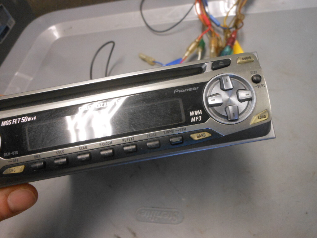 Pioneer Carrozzeria JDM AM FM Tuner WMA MP3 CD Player Stereo Radio DEH-030