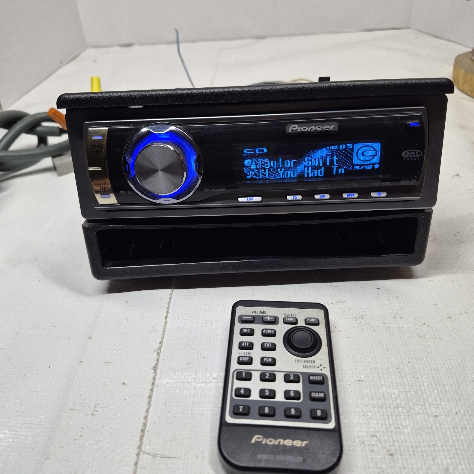 Vintage PIONEER DEH-P5900IB CD mp3 PLAYER 4V Preout REMOTE Control Blue Graphics