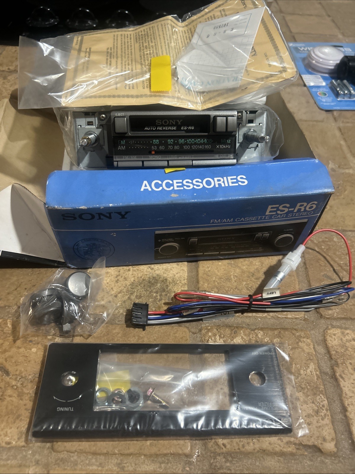 Vintage Sony ES-R6 Auto Reverse FM/AM Cassette Car Stereo