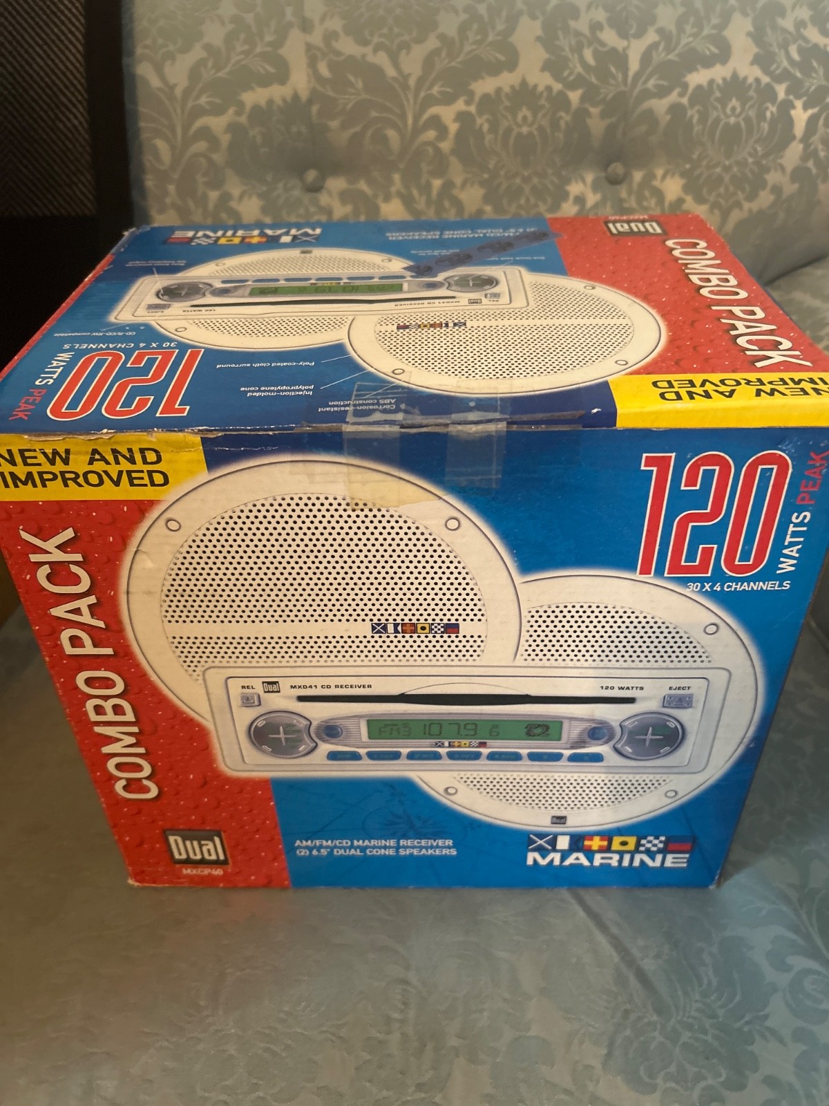 DUAL, MXcP 40 Marine A.M/Fm/Cd Marine Receiver. 26.5 Dual Cone Speakers NIB.