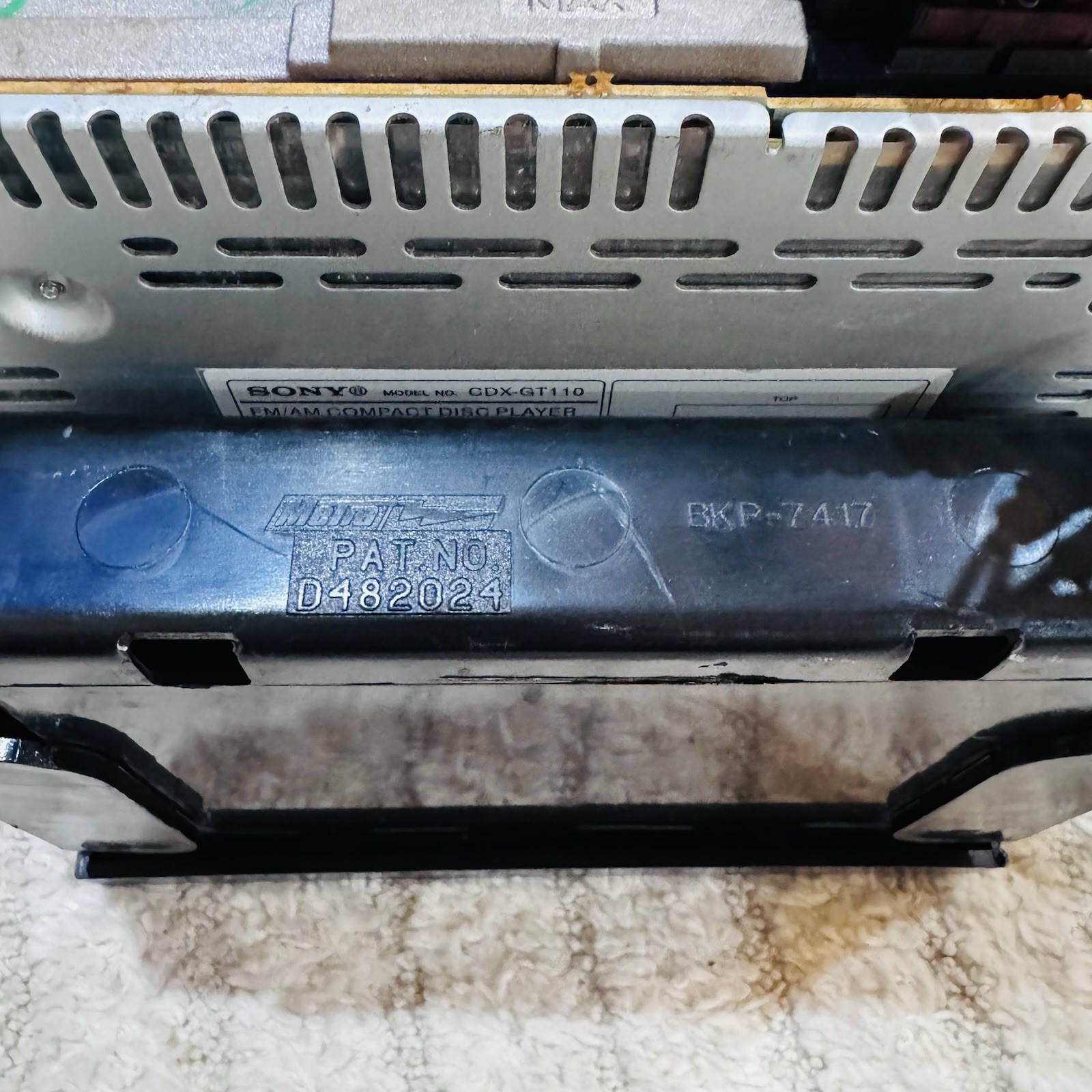 Sony CDX-GT100 CD Player In Dash Receiver