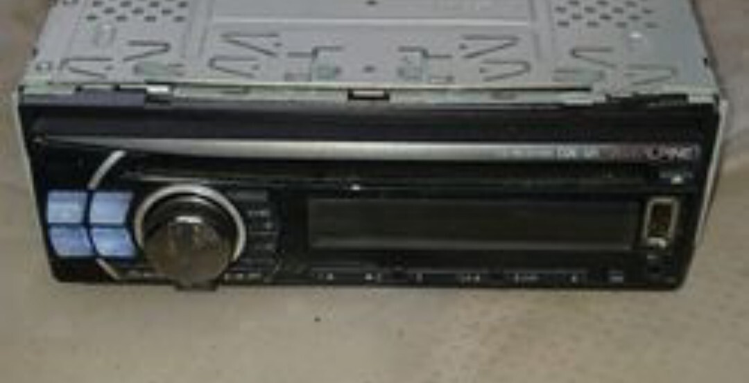 Alpine CDE-141 USB/MP3/CD Player In Dash Receiver