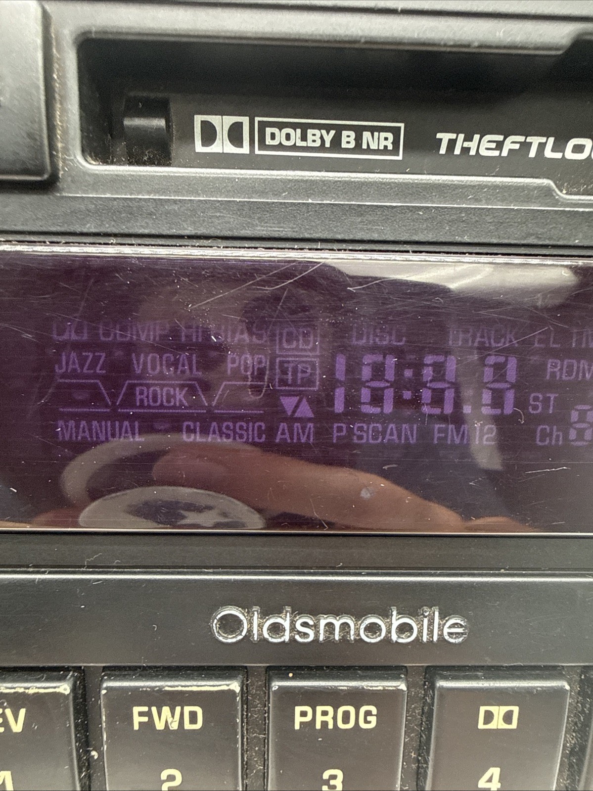 Oldsmobile Delco GM OEM Cassette player radio 95 96 97 98 99 16200753 Olds
