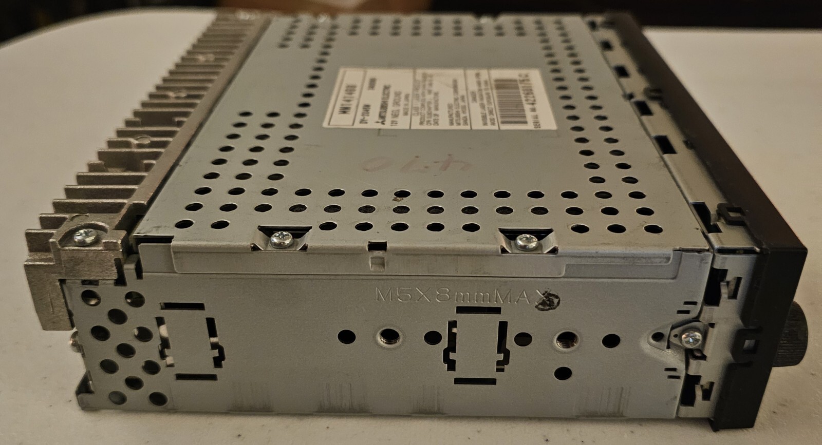 Mitsubishi Outlander & Montero AM FM CD radio receiver OEM MN141488 DY-2U45W