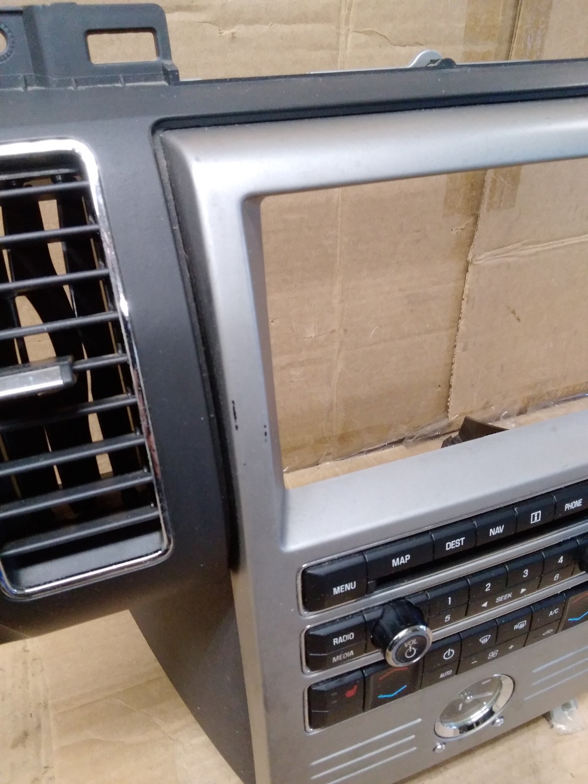 2010 Ford Flex Radio Navigation Control Panel W/ Climate Trim Bezel Air Vents