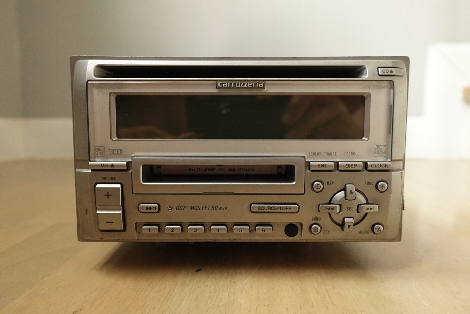 Pioneer Fh-P555MZ. 2 Dins- CD/MD/Aux-Bluetooth Player. BBE/Surround Mode.