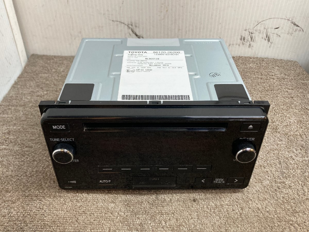 Toyota FT0052A 86120-26200 2DIN CD USB Audio Near Mint JAPAN