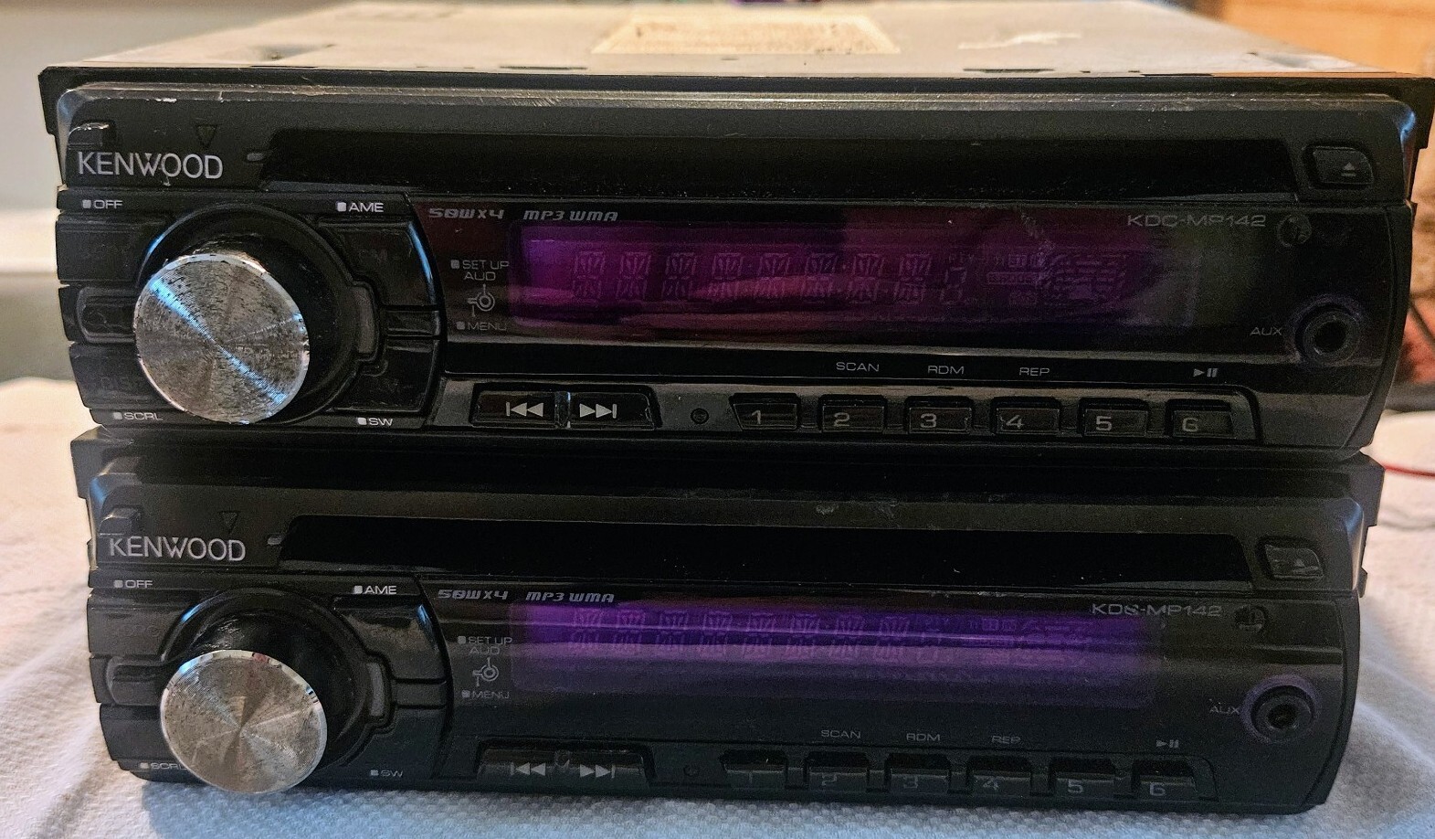 KENWOOD KDC-MP142 Car Stereo With Detachable Faceplate 2 Available