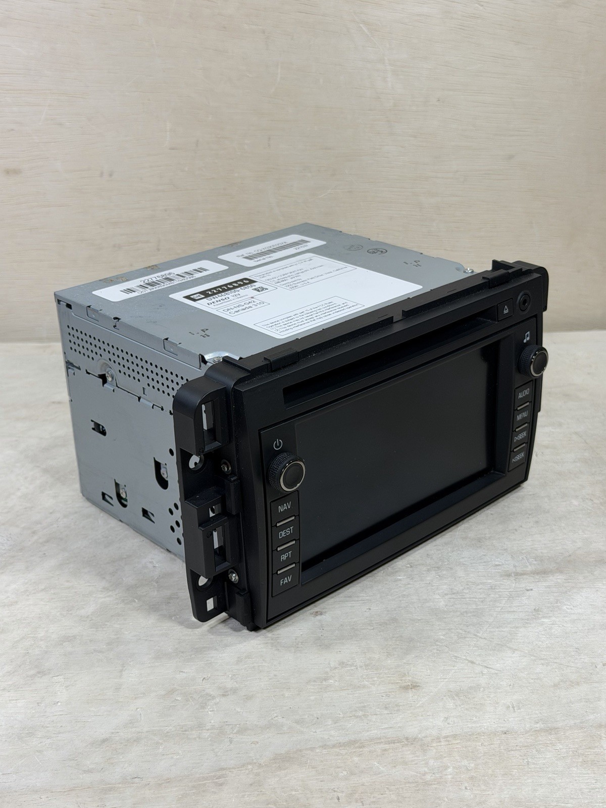 GM Denso DW468100-6850 22776896- DVD Navi Radio Yukon Suburban Tahoe OEM RARE