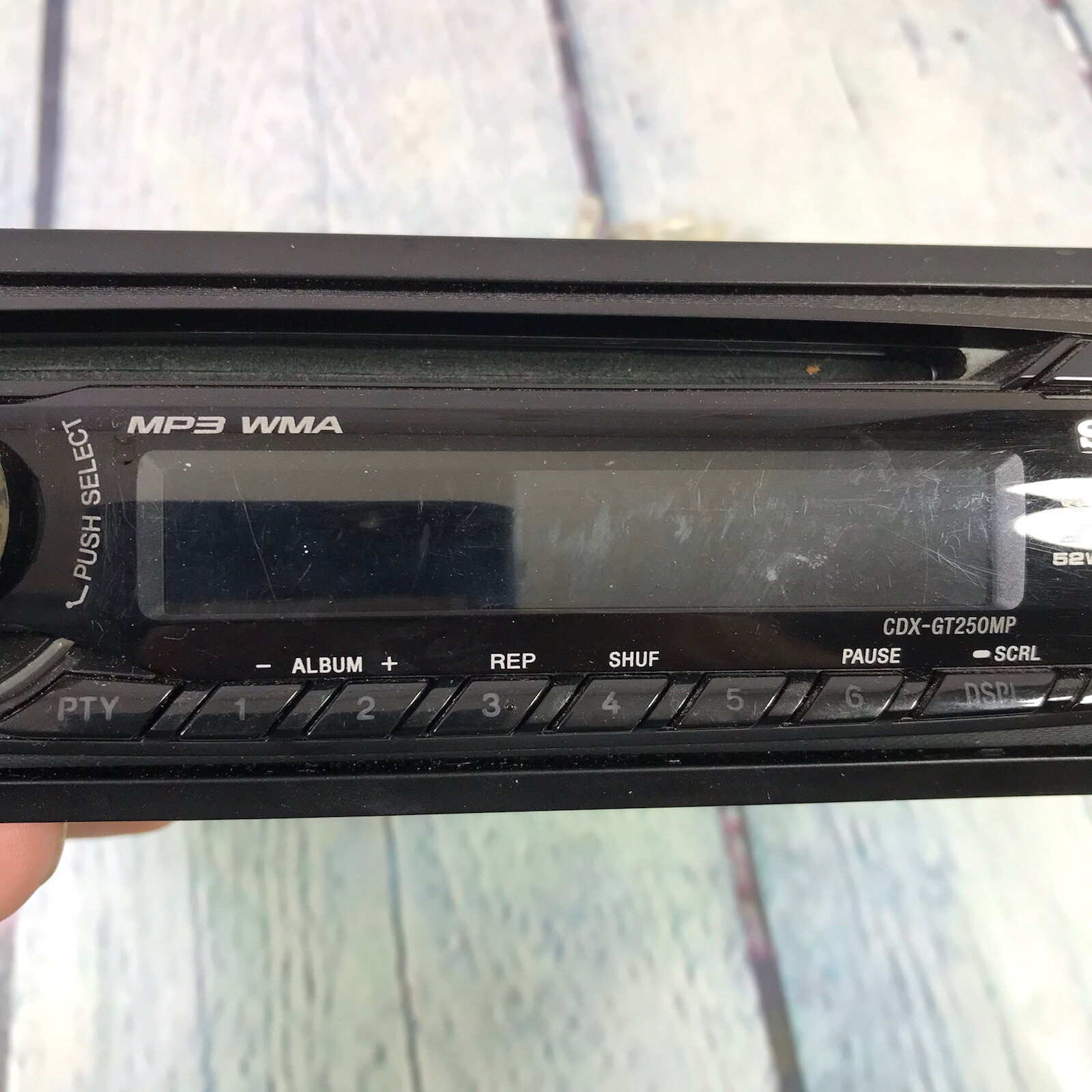 Sony CDX-GT250MP Car FM/AM Radio CD Player Detachable Faceplate w Trim Untested