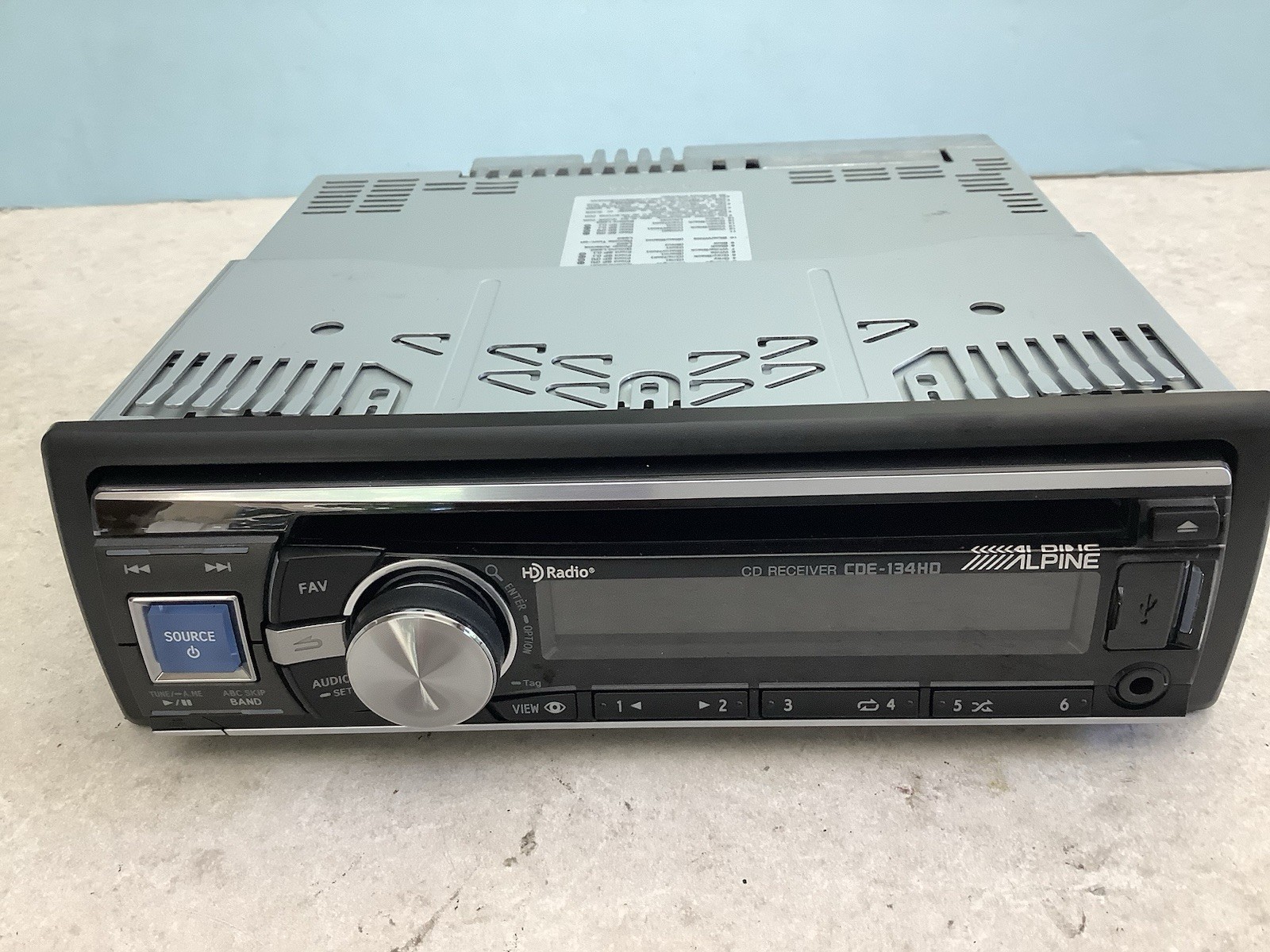 Alpine CDE-134HD CD/HD Radio CD PLAYER Receiver USB: IPHONE/IPOD/MP3 “BRAND NEW”