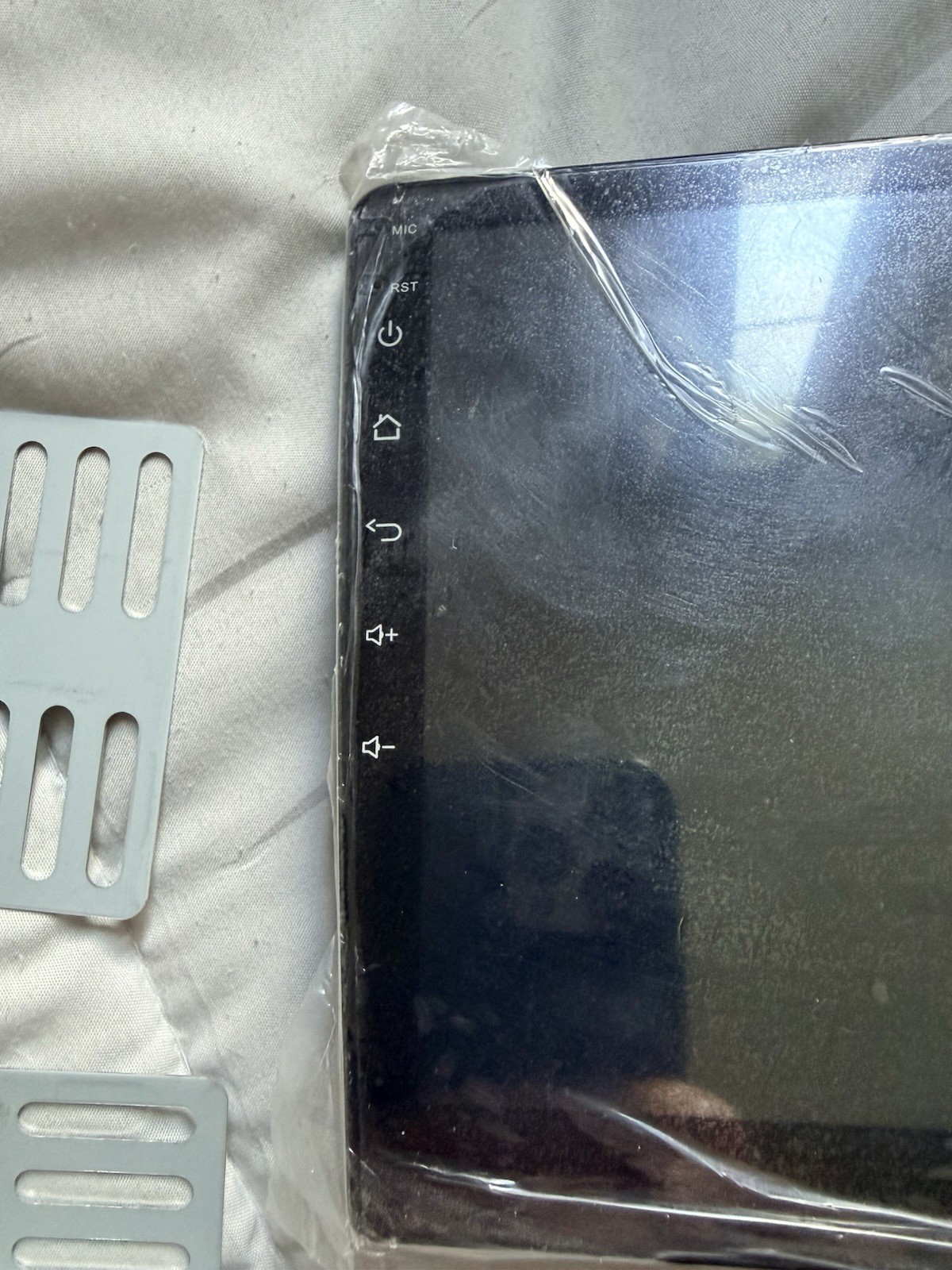 10.1” TOUCH SCREEN STEREO WITH FULL HARNESS BRAND NEW