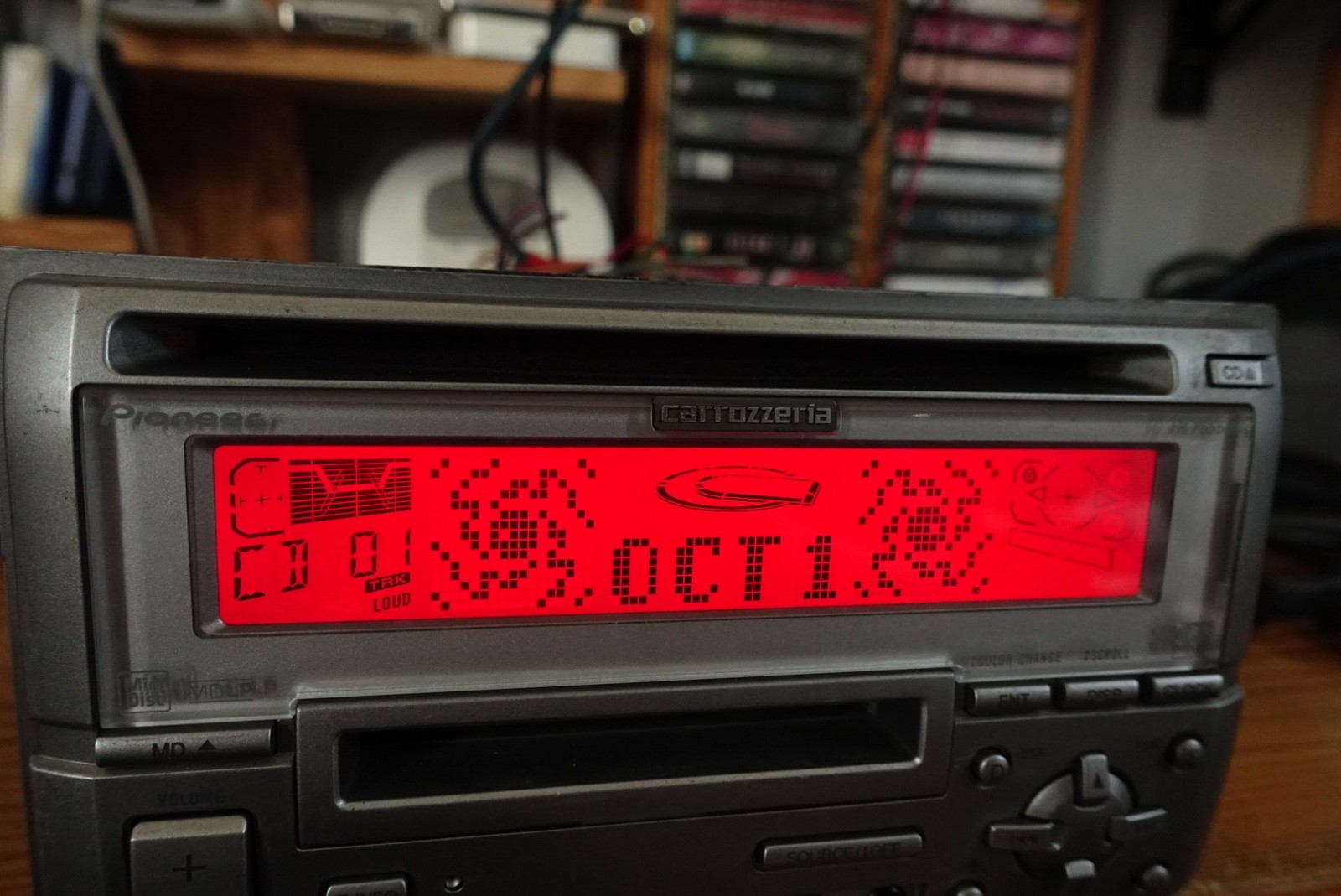 Pioneer Fh-P555MZ. 2 Dins- CD/MD/Aux-Bluetooth Player. BBE/Surround Mode.