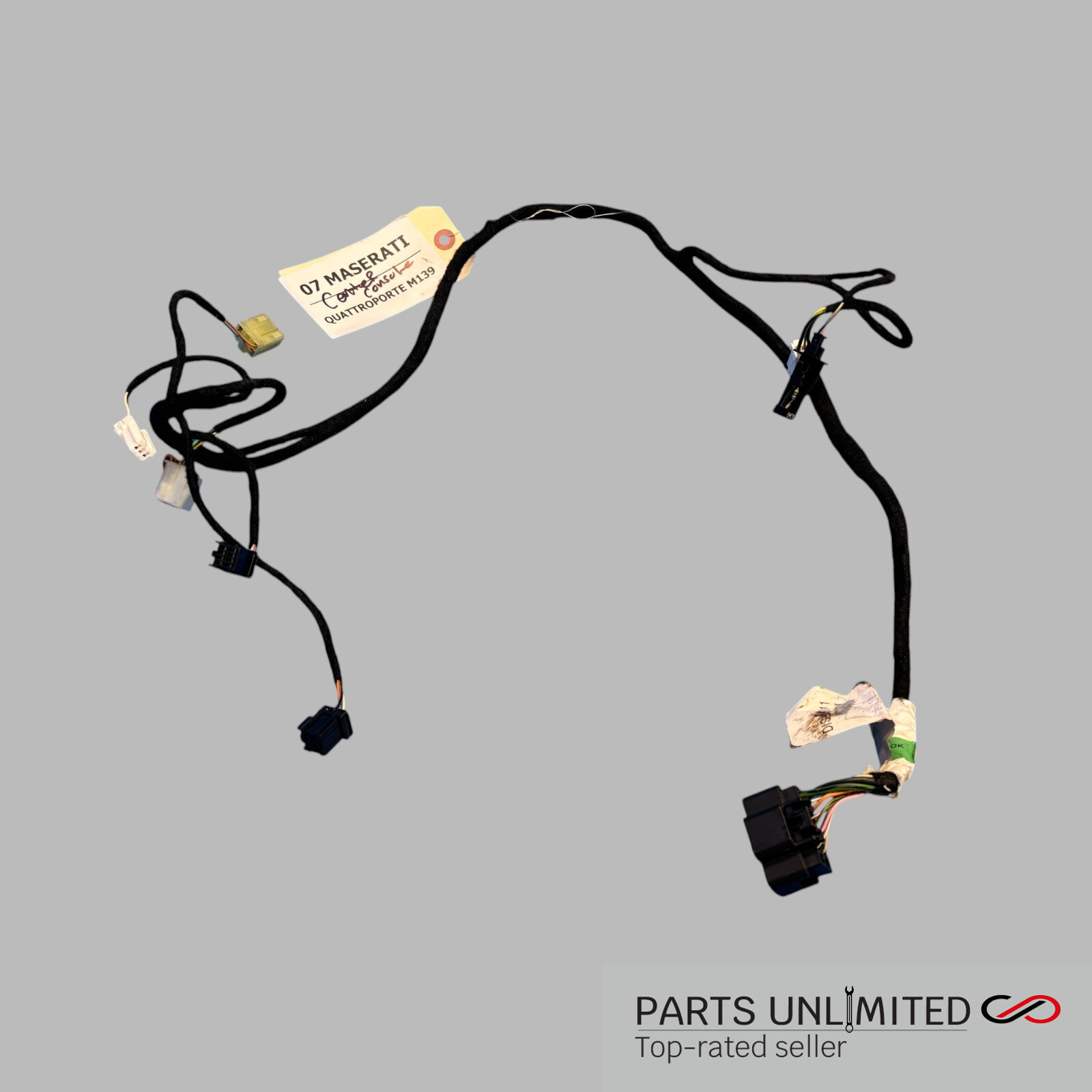 03-08 Maserati Quattroporte M139 OEM center armrest console wiring harness plugs