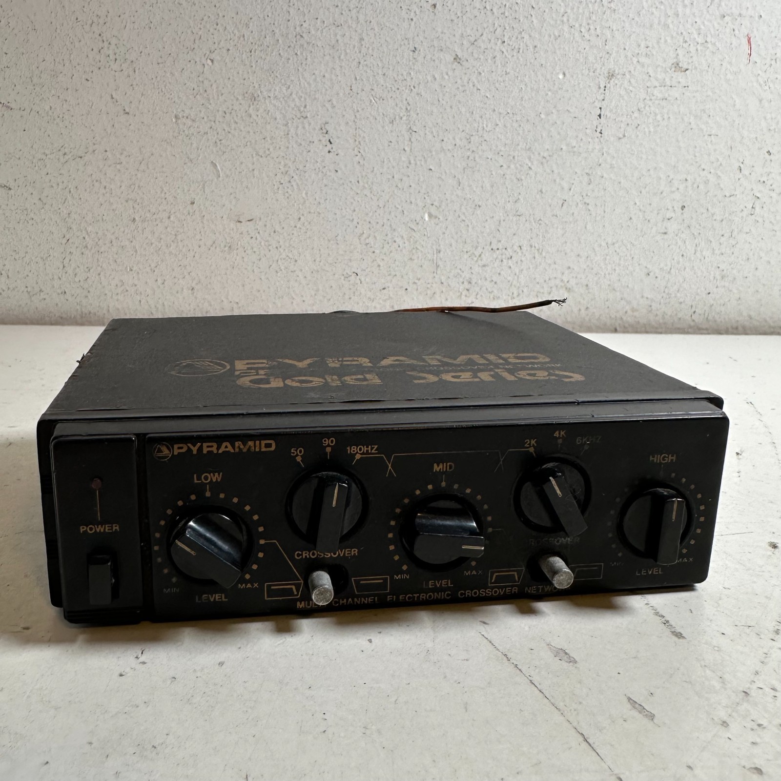 Pyramid CR70 Gold Series Black Multi-Channel Electronic Crossover Network