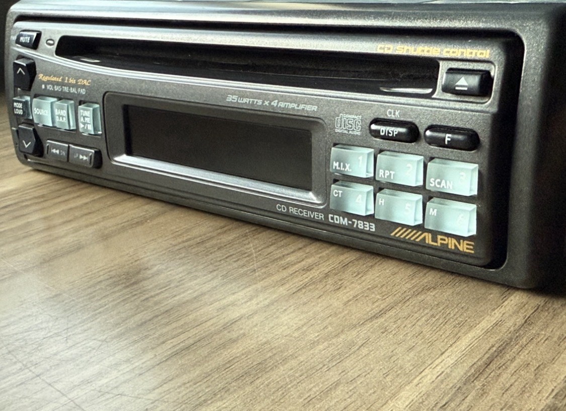 ALPINE CAR AUDIO STEREO IN DASH CD UNIT OLD SCHOOL CDM-7833 VINTAGE RARE! EQ