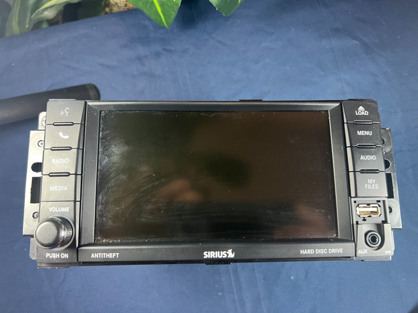 CHRYSLER SIRIUS ANTITHEFT AM/FM SAT Radio CD Player Receiver with speakers