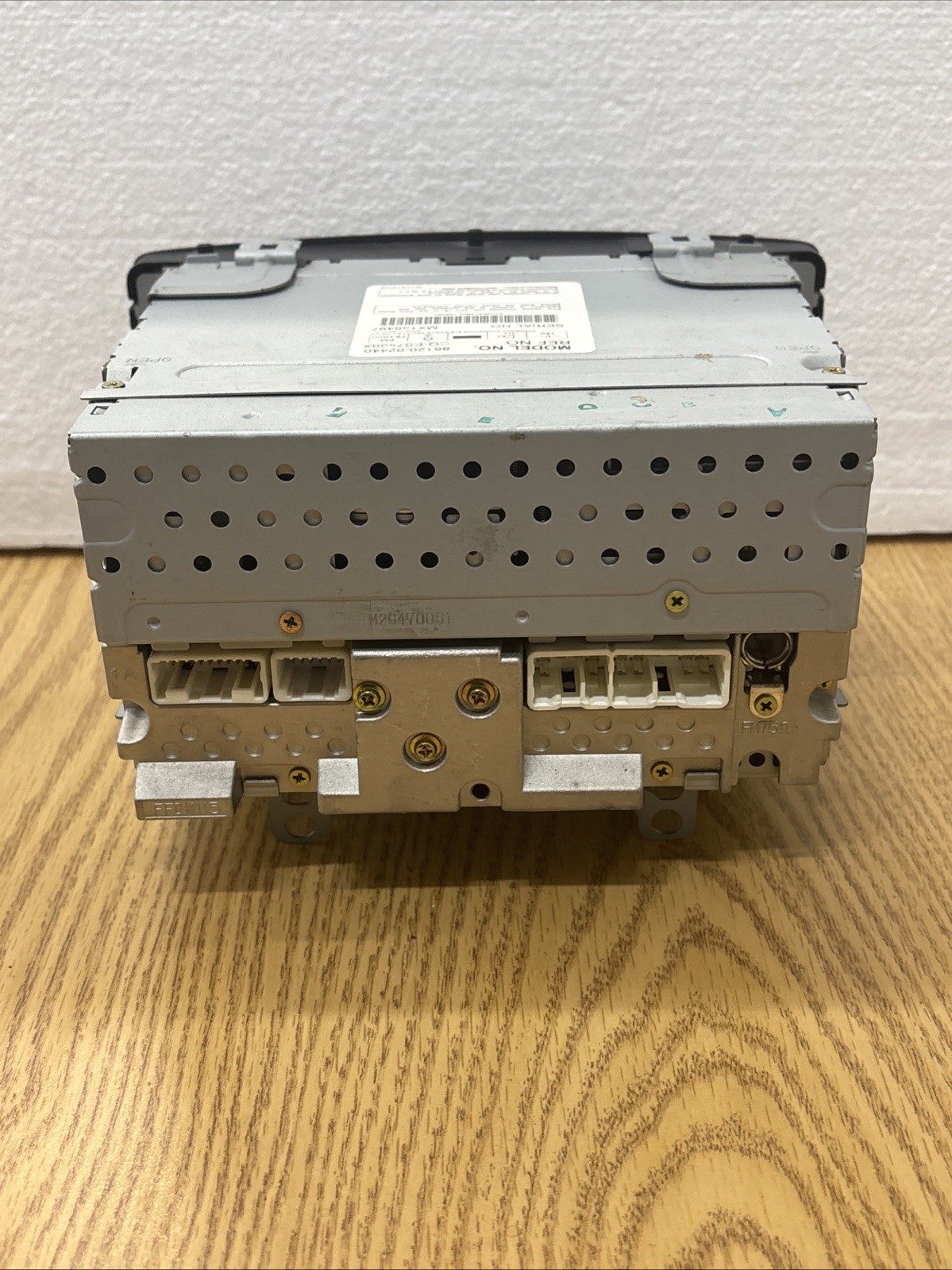 Toyota AM FM Radio CD Player 86120-02440 OEM ***Untested