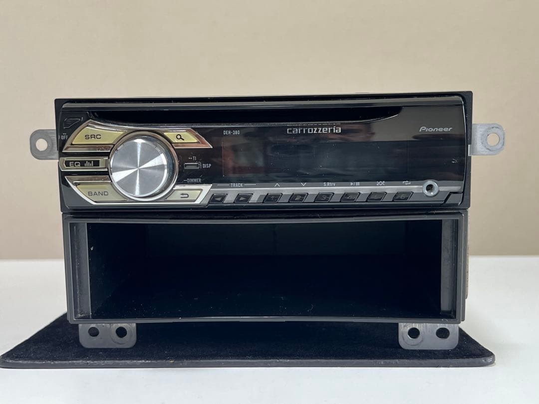 Pioneer DEH-380 car audio