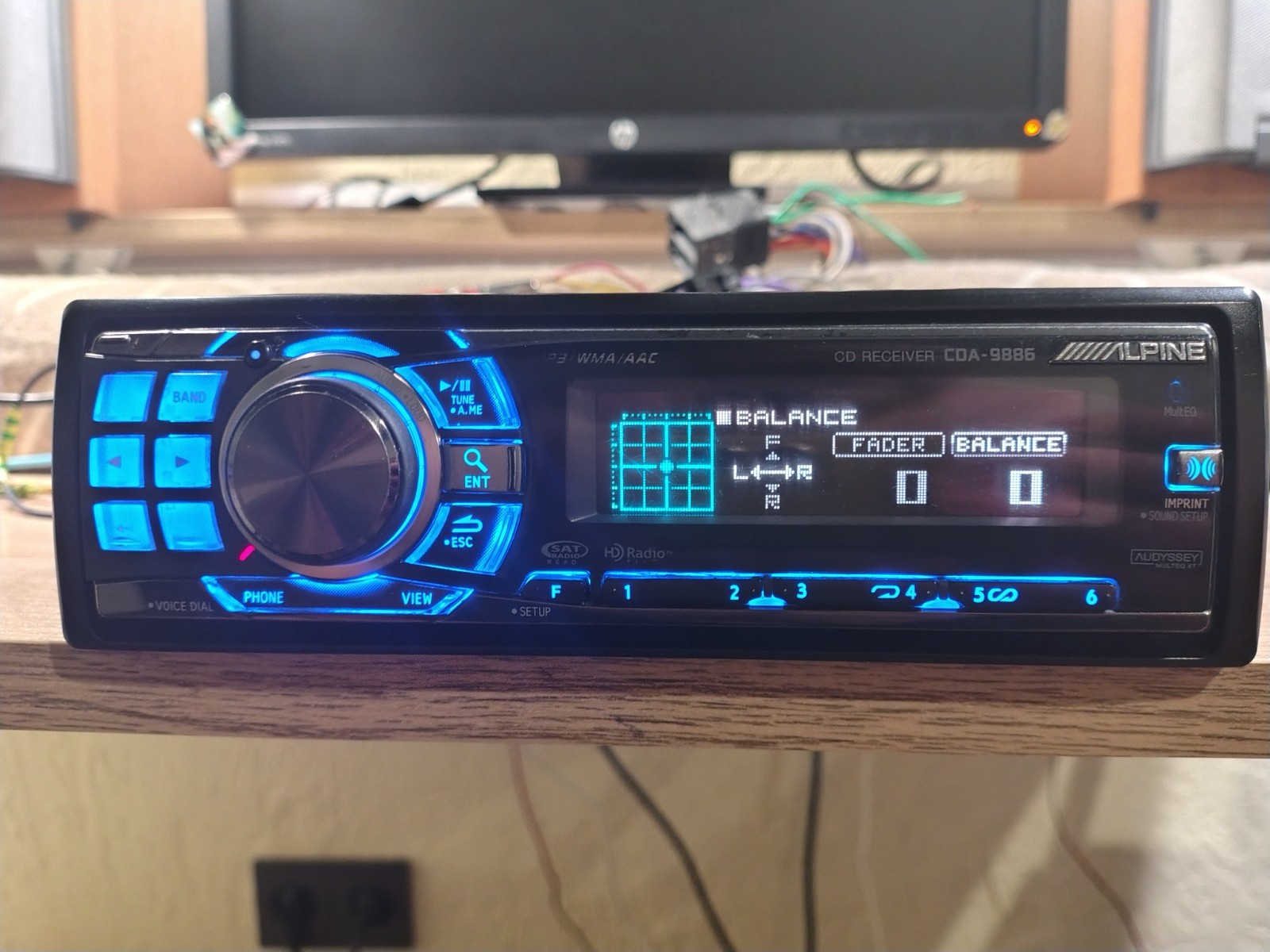Alpine CDA-9886 Car Stereo CD Receiver Fully Working 4V Pre out Good Shape