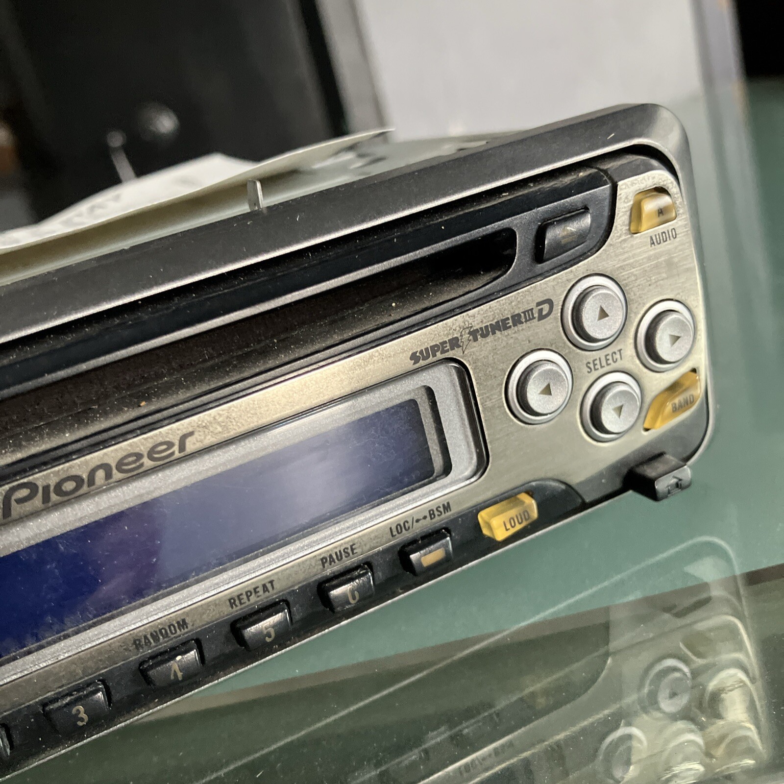 Pioneer DEH-1600 CD Player In Dash Receiver
