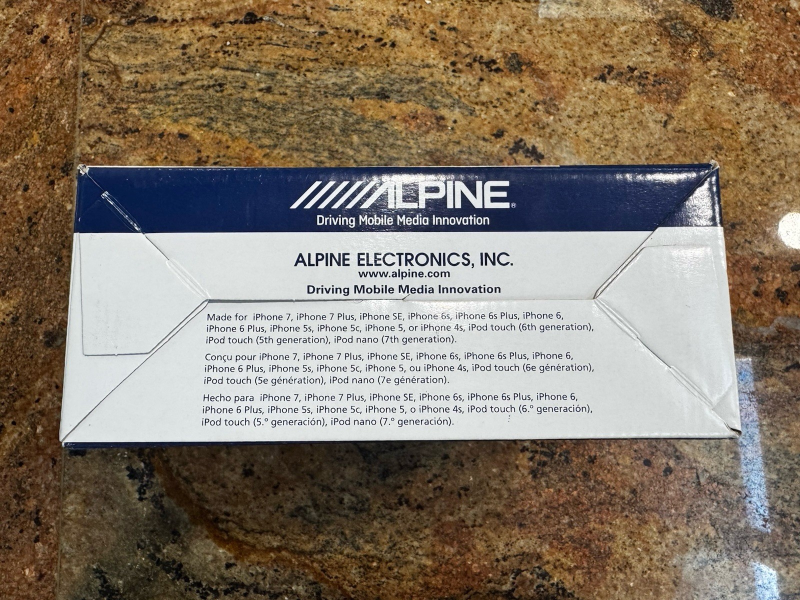 BRAND NEW IN BOX Alpine CDE-175BT CD Player USB Receiver With ADV Bluetooth