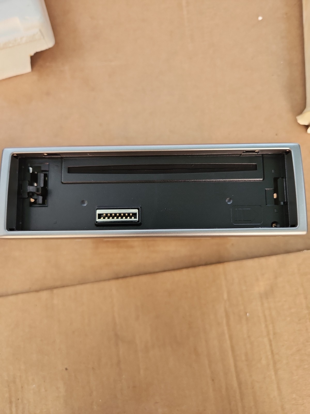 Kenwood KDC-222 Car Stereo Receiver/CD player with mounting sleeve ( New )
