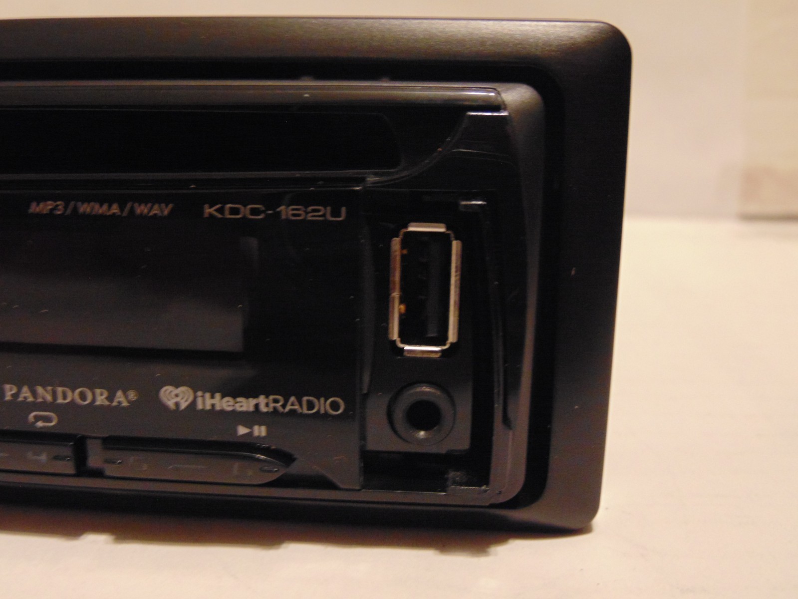 Kenwood car radio/cd player KDC-162U, NEW OLD STOCK
