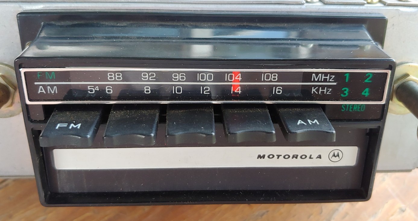 Original 1970’s MOTOROLA Model TF875AX In-Dash AM FM 8 TRACK Stereo PLAYER
