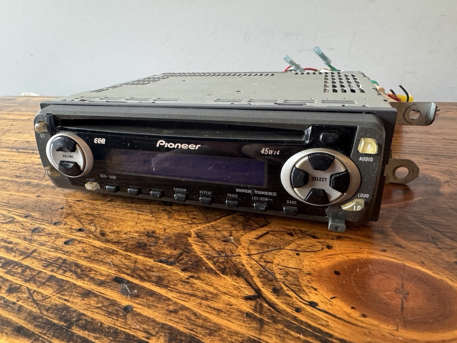Pioneer DEH-1400 CD Player stereo