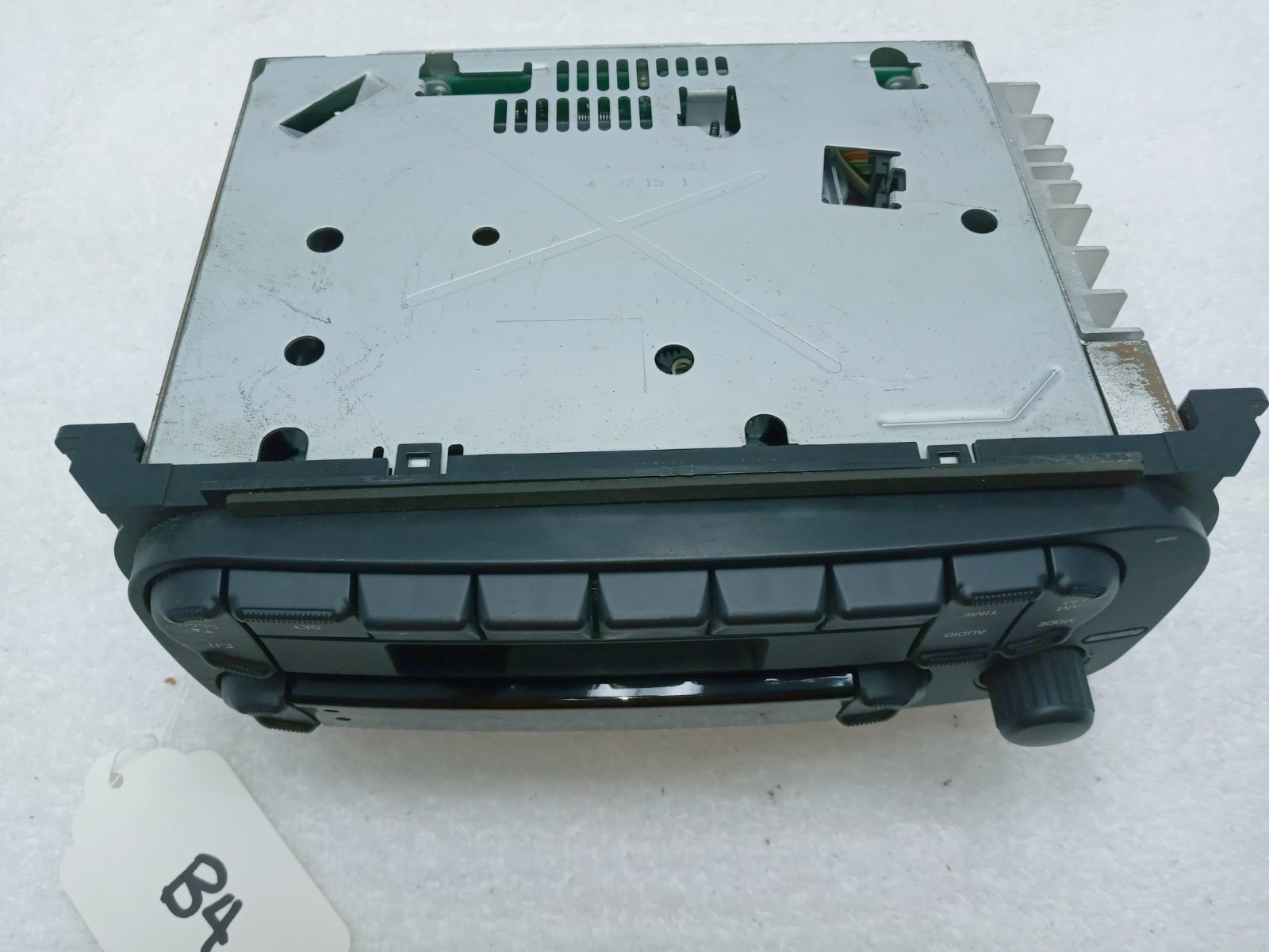New-Take Out from Dealer AM FM Cass CD 1998-02 Dodge Chrysler Jeep P05091505AE
