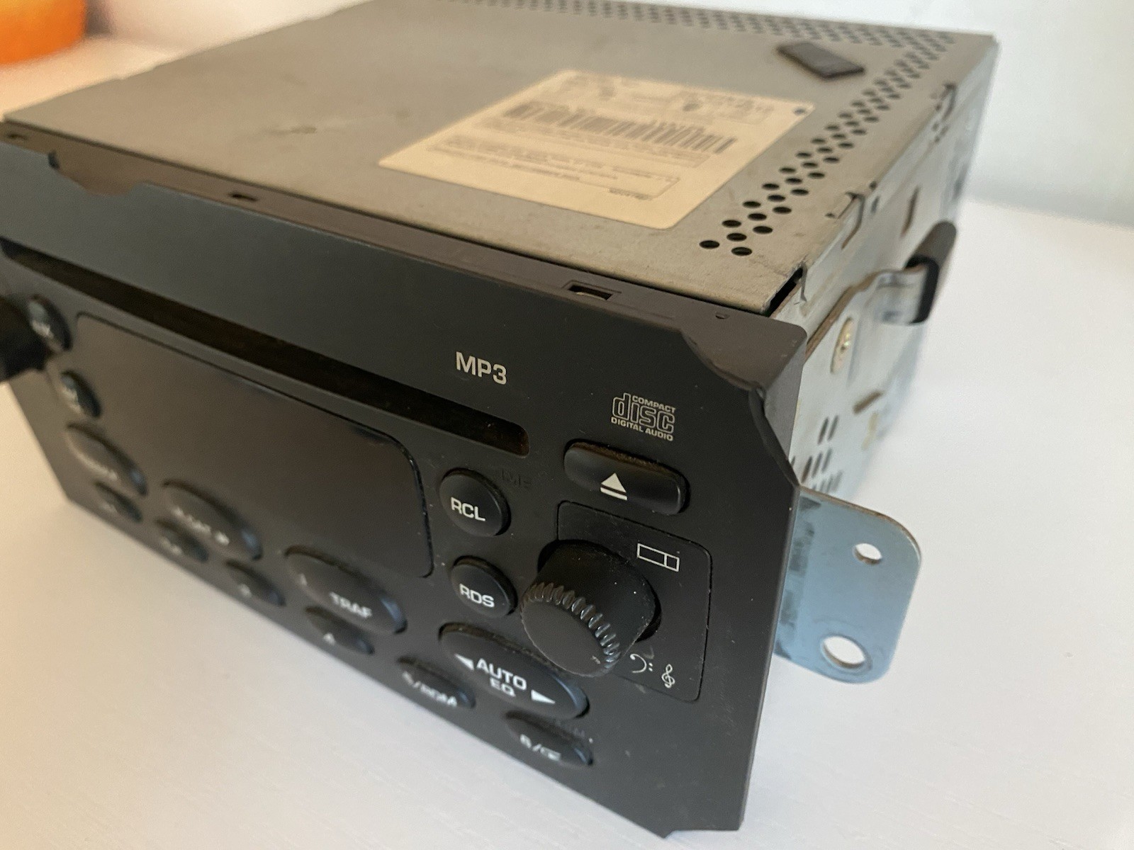 OEM – 2004 2005 Saturn Ion Vue Radio Cd Mp3 Player Manual’s OEM